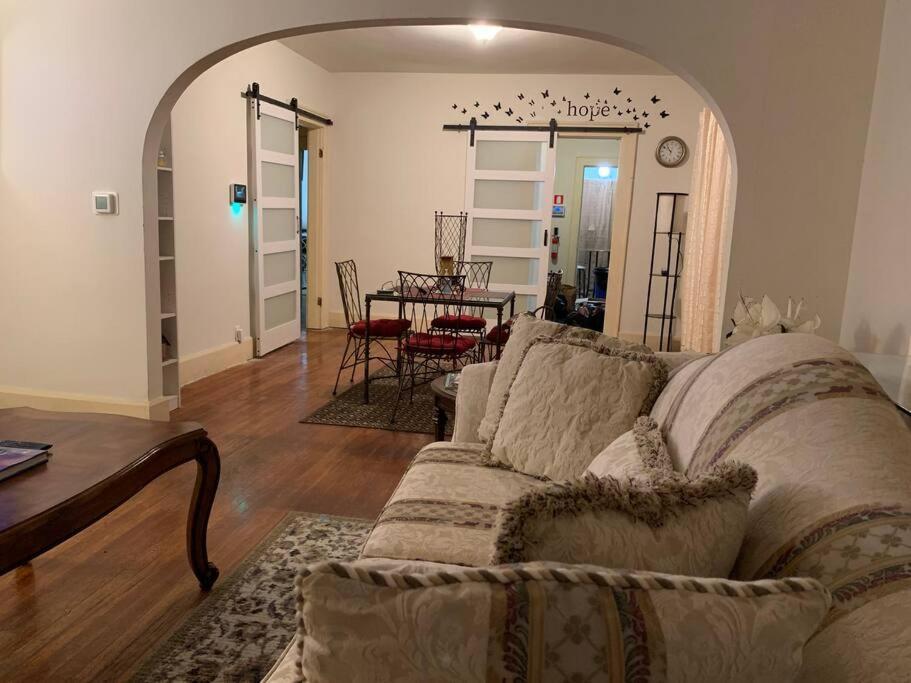 Comfortable 2-Bdrm Spacious Home With Wifi & Patio Indianapolis Exterior foto